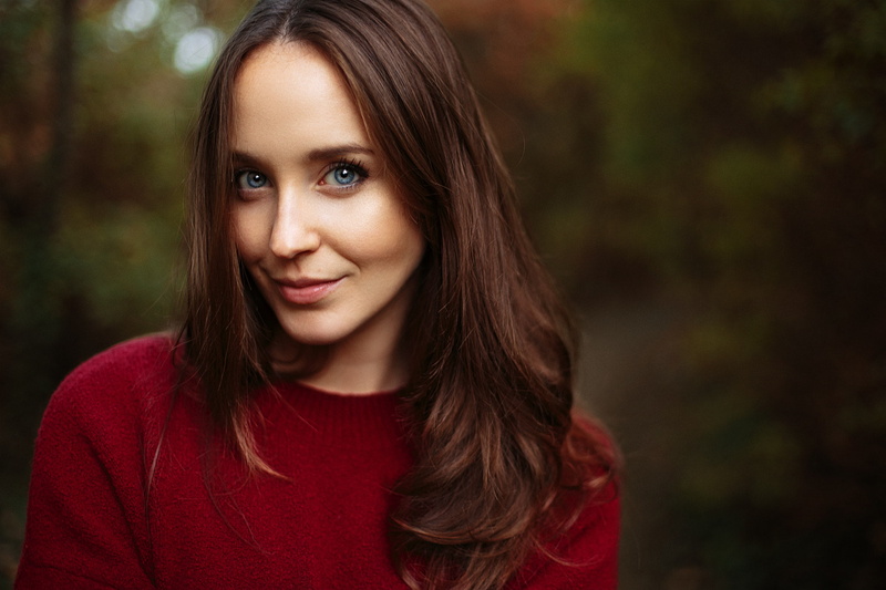 Lorenza, Lorenza Cani, portrait, women, blue eyes, 1080P, depth of field, face, smiling, red sweater