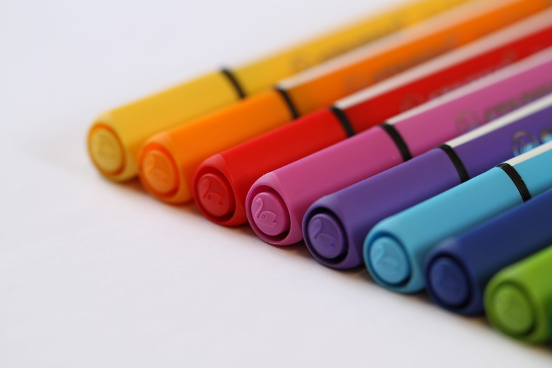 trio scribbi, leave, red, indoors, fiber painter, no people, felt tip pens, multi colored, yellow, colored pencils, blue, consumerism, stationery, personal accessory