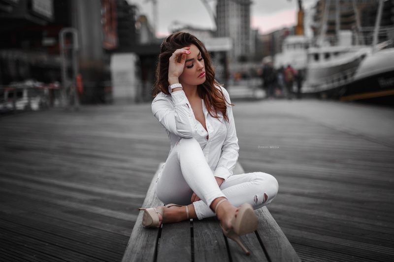 hair, women outdoors, fashion, 1080P, white clothing, real people, young adult, brunette, contemplation, depth of field, leisure activity, one person