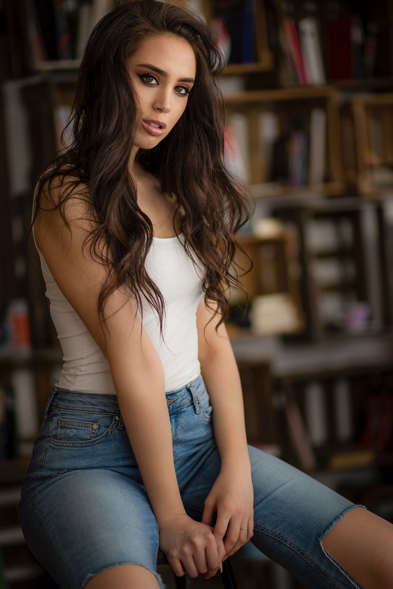 eyeliner, women, women indoors, brown eyes, brunette, indoors, portrait display, Chris Bos, model, long hair, 5K, Anna Bous, ripped clothes, sitting, depth of field