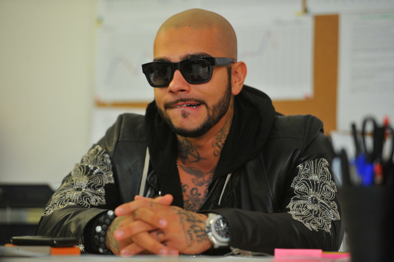 businessman, human Face, singer, rapper, modern, design Professional, only Men, leisure activity, male Beauty, tattoo, sunglasses, happiness, 2K, lifestyles
