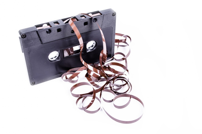 communication, magnetic, copy space, entertainment, photography themes, old, chaos, digital, electronics, film, 1080P, indoors, group of objects, camera - photographic equipment