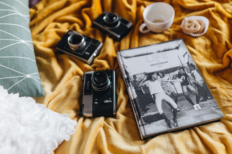 table, no people, shoe, life, instagram, indoors, close-up, high angle view, photography themes, cameras, directly above, camera, leisure activity, group of objects