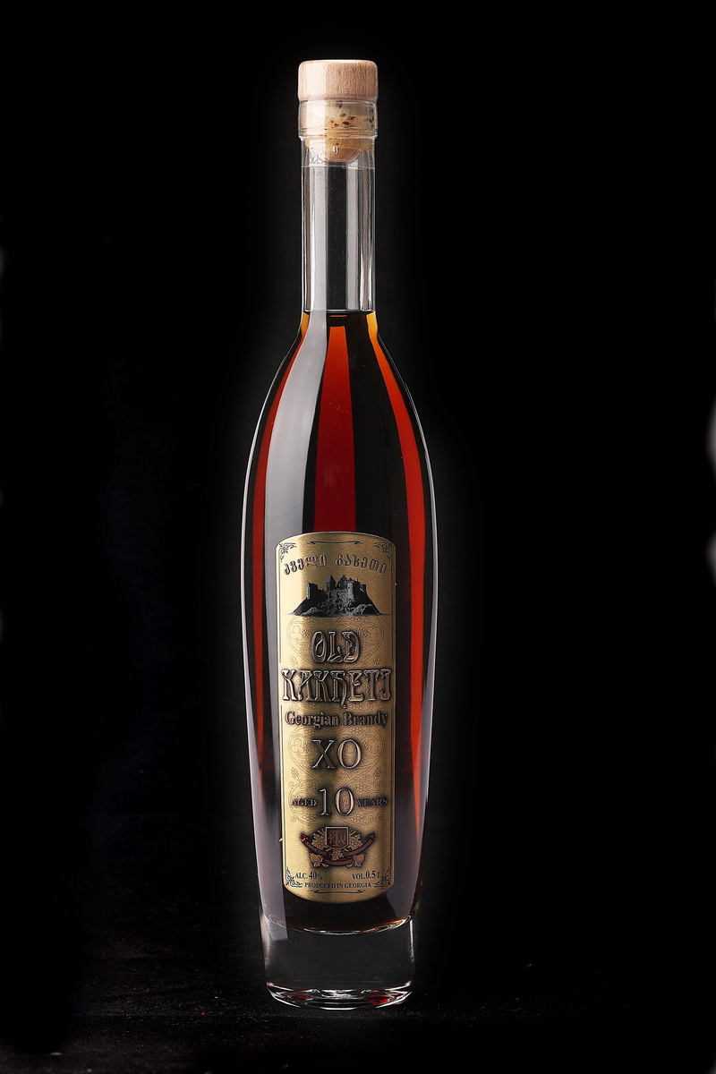 copy space, cork - stopper, wine cork, container, food and drink, brandy, studio shot, 5K, glass - material, glass, indoors, luxury, winetasting, cut out