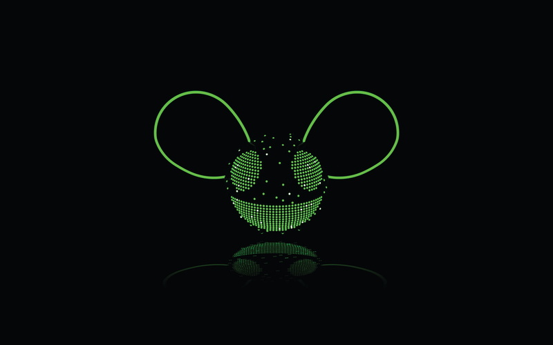 close-up, night, technology, black background, green color, studio shot, animal body part, digital, fun, 1080P, single object, lighting equipment, Minimalism