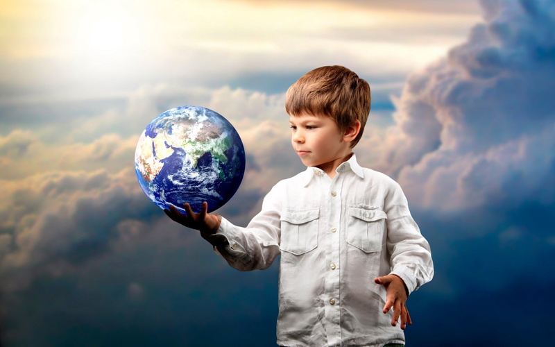 cloud - Sky, small, outdoors, shirt, child, 1080P, astronomy, boy, education, nature, innocence, people, sky, globe - Man Made Object, clouds, holding