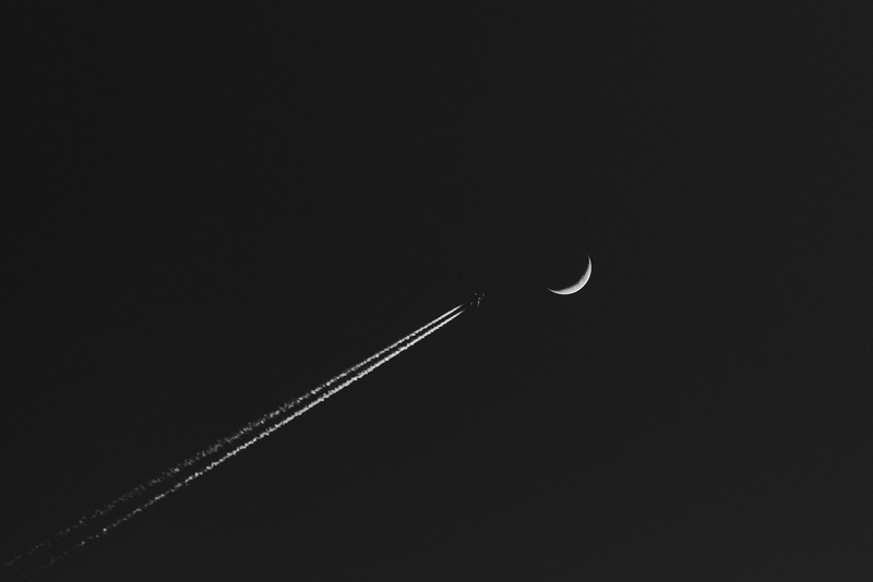 monochrome, contrails, 1080P, minimalism, airplane, Moon