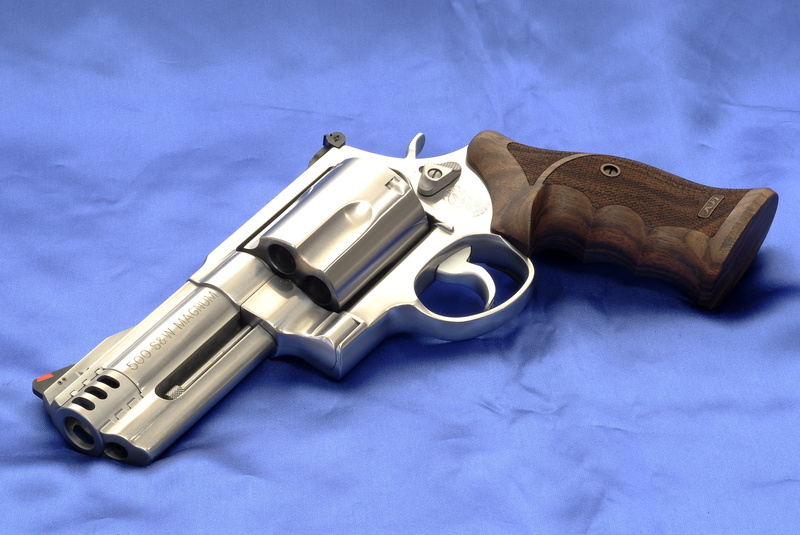 studio shot, sign, war, social issues, pistol, isolated, Gun, communication, The handle, Smith and Wesson, Background, bullet, high angle view, still life