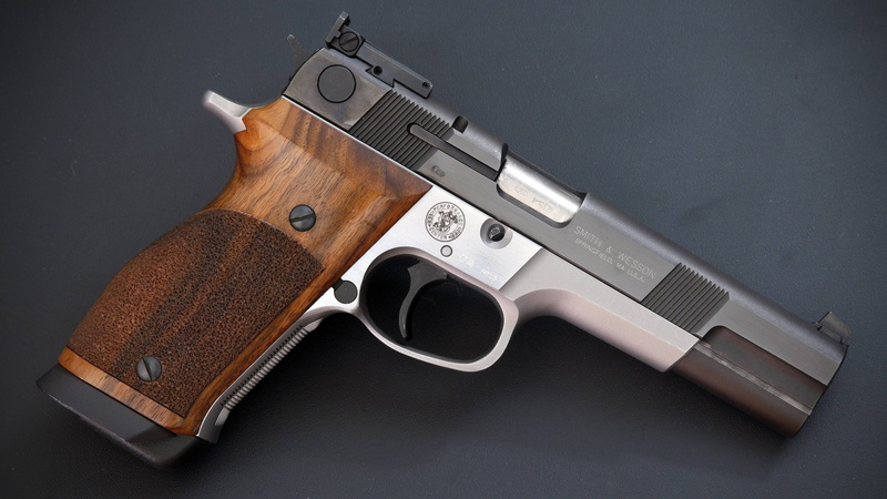 law, high angle view, no people, social issues, handgun, warning sign, safety, violence, indoors, 2K, gun pistol smith amp wesson smith amp wesson target champion target pistol sporting pistol