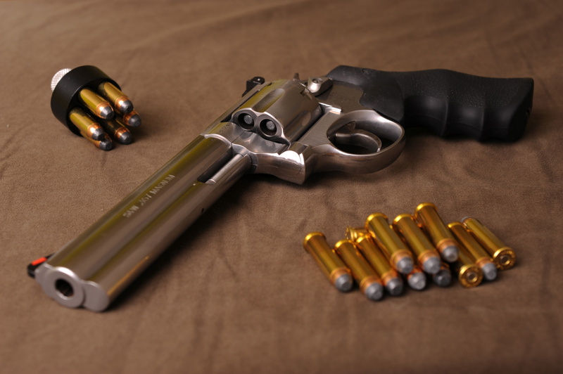 smith and wesson revolver, 4K
