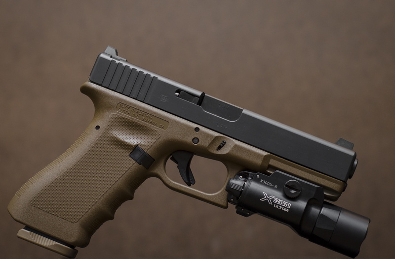 flashlight, 4K, weapons, self-loading, Austrian, gun, Glock 17