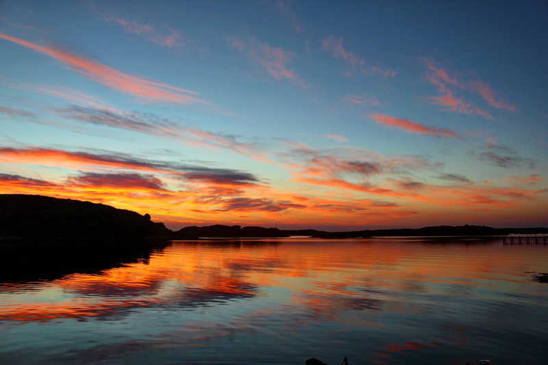 sky, twilight, evening sky, back light, mood, water, silent, blue, idyllic, beauty In Nature, quiet, Sweden, dawn, sea, Nordic, reflection, dusk, waters