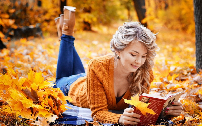 beauty, 1080P, publication, activity, reading, looking, scarf, autumn, outdoors, adult, leaf, women, one person, plant part, leisure activity, pretty girl pics 1920x1200