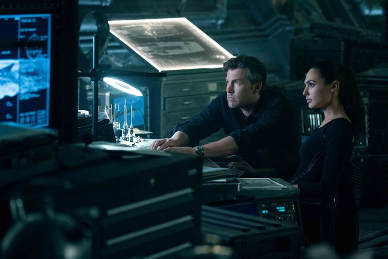 men, looking, Justice League (2017), Ben Affleck, people, business, Movie, concentration, adult, working, Bruce Wayne, cooperation, young men, waist up