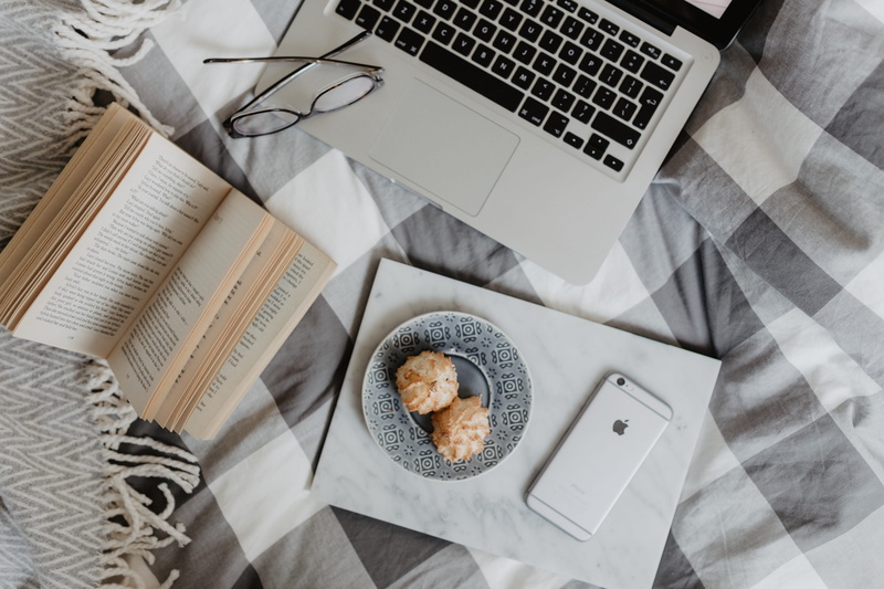 phone, food, baked, wireless technology, high angle view, mobile, bedding, keyboard, connection, cell phone, blogging, snack, bedroom, flatlay, drink, computer
