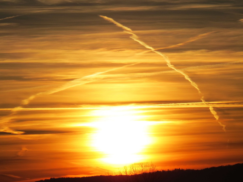 idyllic, bright, 4K, tranquility, yellow, clouds vaccination, no people, romance, orange color, awe, sun, sunbeam, nature, mood, dramatic sky, sunlight