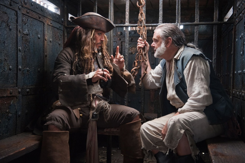 architecture, sitting, mature adult, 1080P, indoors, Pirates Of The Caribbean, Jack Sparrow, people, side view, narcotic, males, Johnny Depp, Joshamee Gibbs
