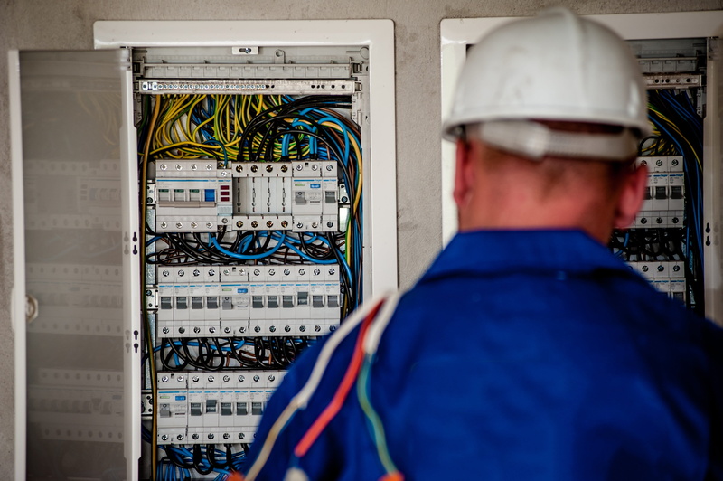 one person, cable, factory, work, electricity, the industry, male, communication, industrial, business, engineering, electrician, industry, adult, expertise