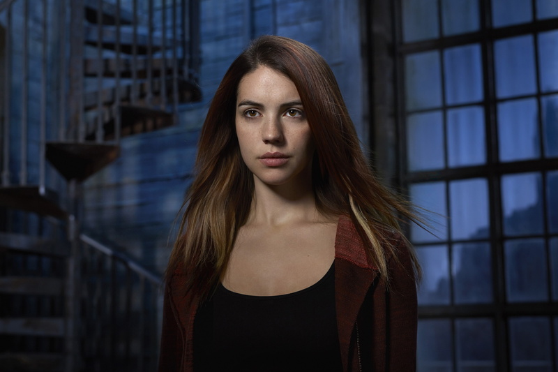 headshot, standing, casual clothing, adelaide kane, beauty, lifestyles, brown hair, looking at camera, portrait, one person, hairstyle, young adult, 4K
