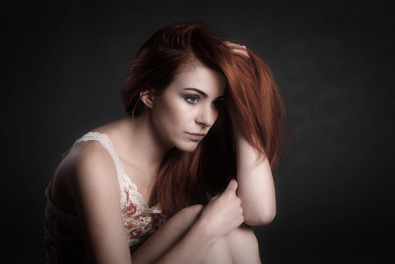 woman, 2K, adult, women, issue, suffering, hairstyle, redhead, difficulty, young adult, complication, loss, young women, black background, psyche, teenager
