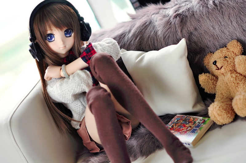 women, sitting, brown, Dream, females, volks, sofa, girls, girl, teddy Bear, 480P, brown bear, bjd, anime, people, action figure, figure, siting, plush toy