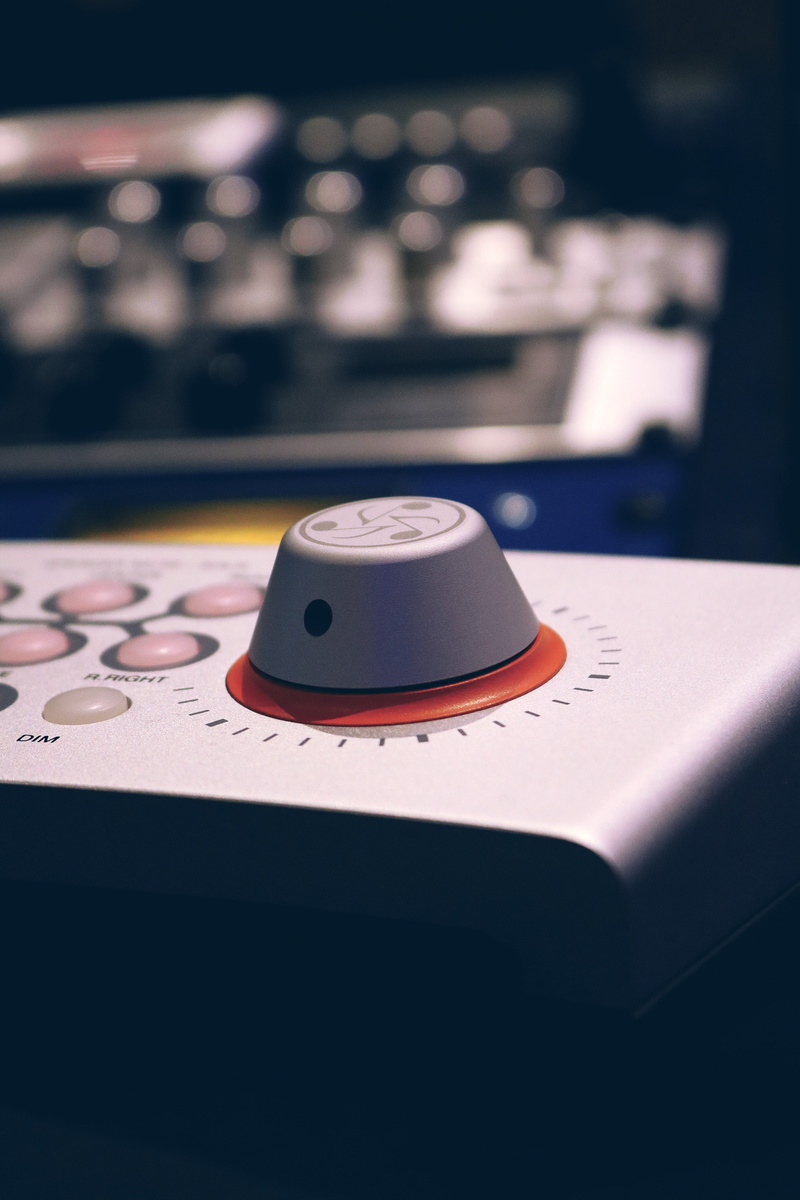 control, mac, mixer, play, voice, equalizer, entertainment, mix, connection, push button, computer equipment, dj, recording studio, music, professional