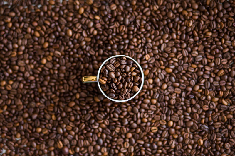 brown, coffee, mug, backgrounds, coffee beans, espresso, high angle view, drink, large group of objects, still life, roasted coffee bean, freshness, abundance