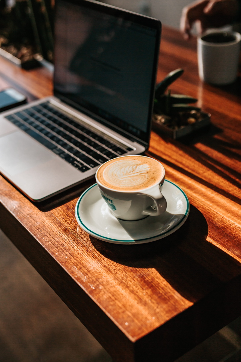 coffee, computer, connection, tea cup, refreshment, coffee cup, still life, no people, drink, crockery, indoors, latteart, macbook, macbookpro