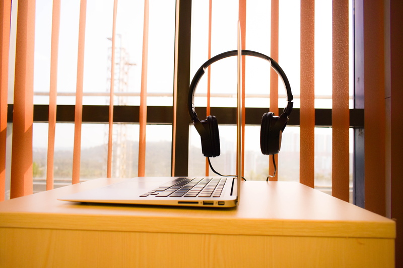communication, reflection, seat, table, canon, focus on foreground, macbookpro, 2019, laptop, technology, wireless technology, clean, photography, headphone