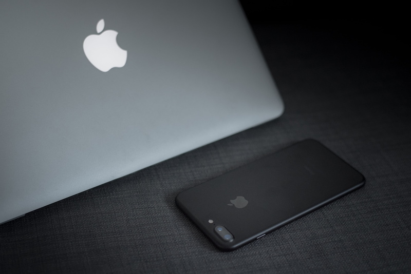 computer, digital tablet, apple, iphone, macbookpro, apple iphone, connection, table, setups, no people, close-up, touch screen, black color, device screen