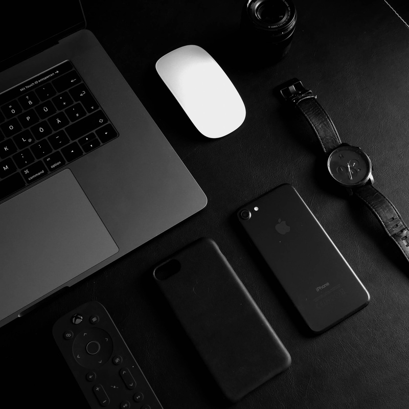 no people, round, wireless technology, 1080P, iphone, equipment, office supply, furniture, mobile phone, phone, pen, tech, table, lens, desk, jet, computer equipment