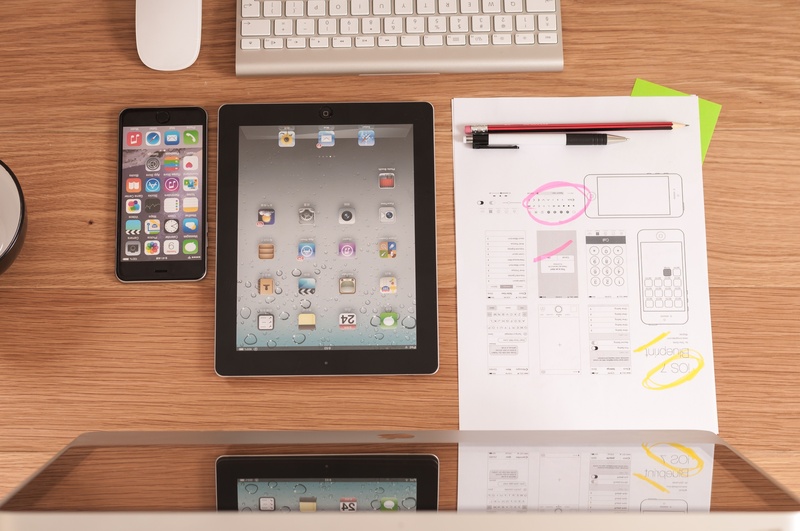 wireless technology, laptop, design, text, macintosh, electrical equipment, table, connection, apple, work, brown, tablet, digital, wooden, computer, screen