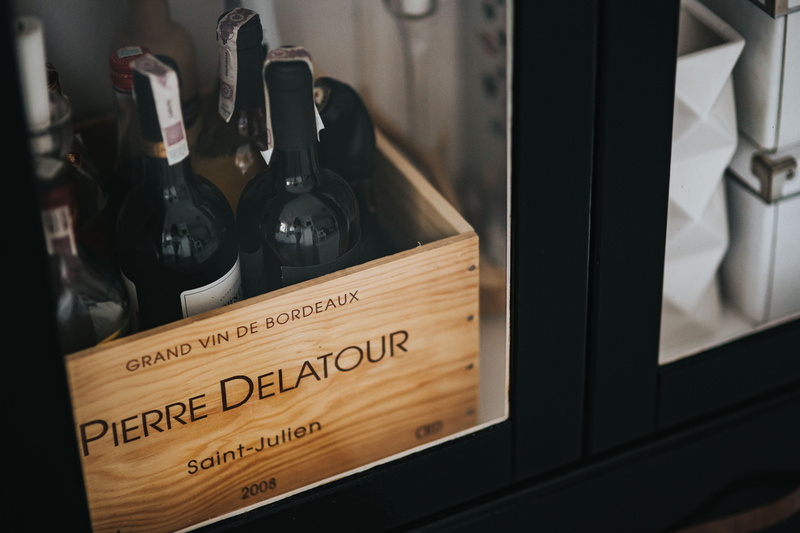 western script, beautiful, bottle, capital letter, wine Bottle, day, no People, text, wine, message, communication, sign, focus on foreground, glass - material
