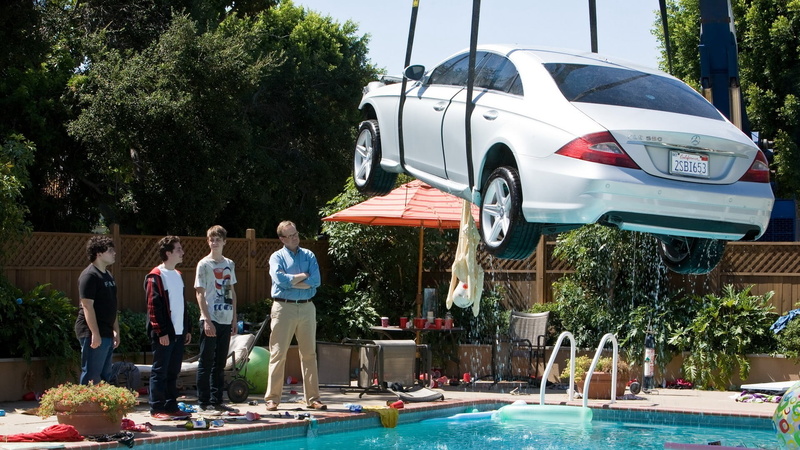 plant, outdoors, lifestyles, tree, pulled, Project X, daytime, water, group of people, real people, 1080P, pool, women, adult, men, land vehicle, transportation