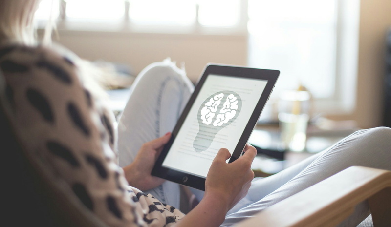 e-commerce, connection, sofa, workspace, 2K, selective focus, magazine, ipad, furniture, digital tablet, desk, magazines, hospital, holding, activity