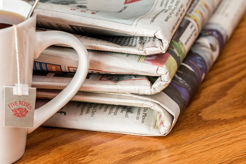 journalism, focus on foreground, choice, close-up, reading, newspaper, daily paper, large group of objects, 5K, media, abundance, daily news, relaxation