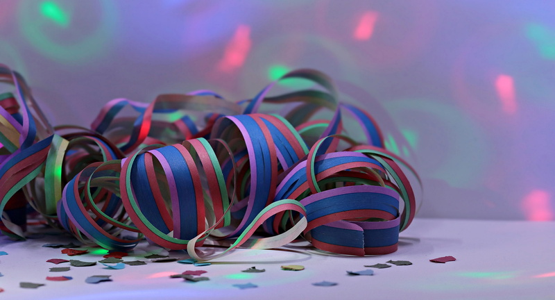 ringed, spiral, color, shape, streamer, party articles, no people, carnival, creativity, deco, yellow, abundance, party, fun, large group of objects, decoration