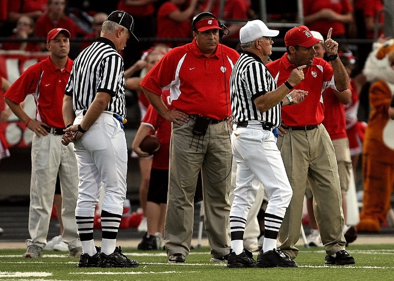 stadium, argue, ruling, high school football, football field, sports official, sport, quarrel, playing, looking, dispute, texas, talking, men, match - sport