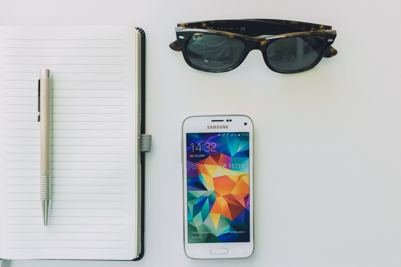 still life, screen, smart phone, touch screen, writing, eyeglasses, office, pen, close-up, meeting, wireless technology, device screen, portable information device