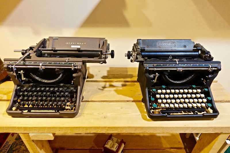 obsolete, typing, typewriters, journalist, table, close-up, wood - material, vintage typewriter, manual, antique, text, 5K, alphabet, author, business