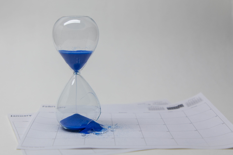 falling, timer, calendar, minute, clock, deadline, table, 4K, still life, timepiece, land, broken, studio shot, blue, sand, hour glass, accuracy, transparent
