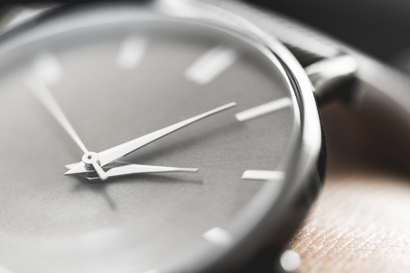 4K, Classic, steel, hour hand, Minimalistic, indoors, fashion, wristwatch, accuracy, studio shot, silver, Watches, full frame, gray, metal, watch, deadline