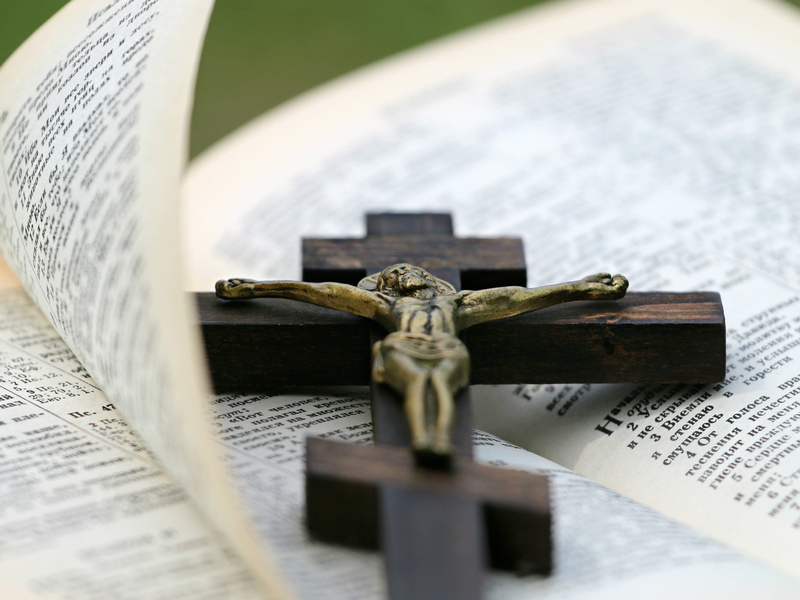 no people, spirituality, close-up, soul, jesus, security, page, psalms, god, crucifix, open, metal, belief, bible, religion, vera, wooden, brown, paper