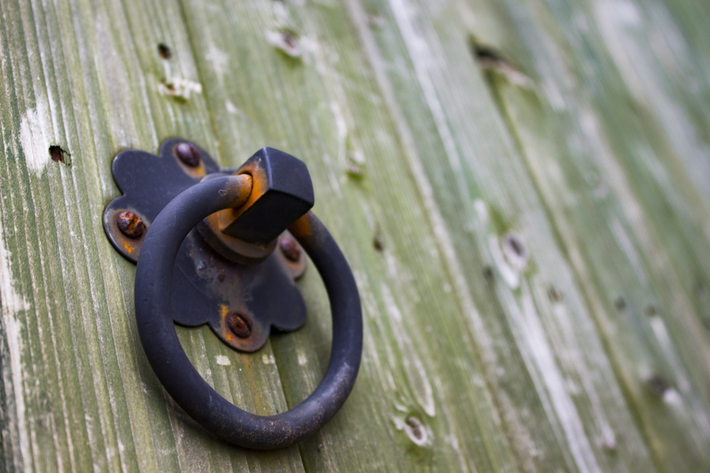 door, strength, close-up, textured, wooden, iron, iron - Metal, security, rusty, Gate, Metal, wood - Material, circle, Old, Knocker, latch, vintage, Handle
