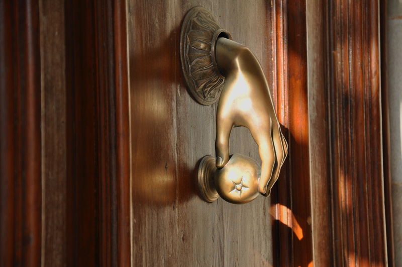 metal, rustic, wood, knock knock, indoors, ornate, design, protection, entrance, security, brown, gold, door, brass, door knocker, keyhole, puller, wood - material