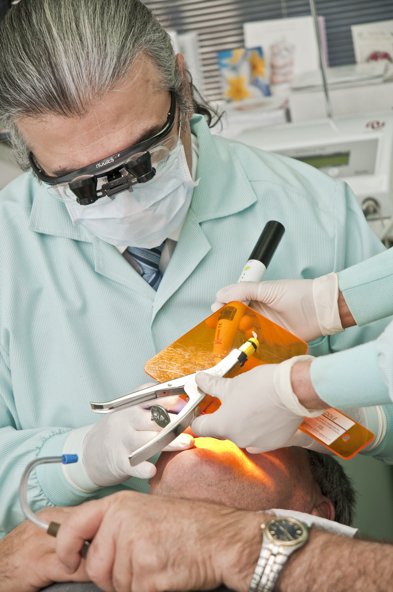 dentist, medical exam, men, expertise, healthcare and medicine, dental office, occupation, real people, holding, professional occupation, two people, surgical glove