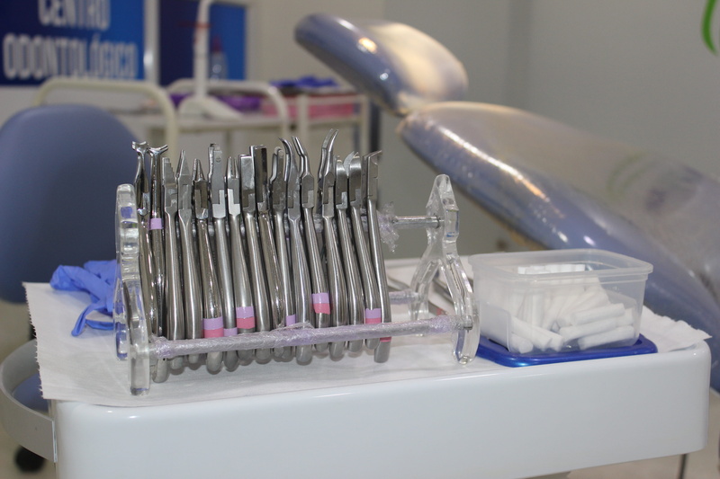 dental health, orthodontics, braces, tray, healthcare and medicine, large group of objects, hygiene, focus on foreground, close-up, medical research, still life