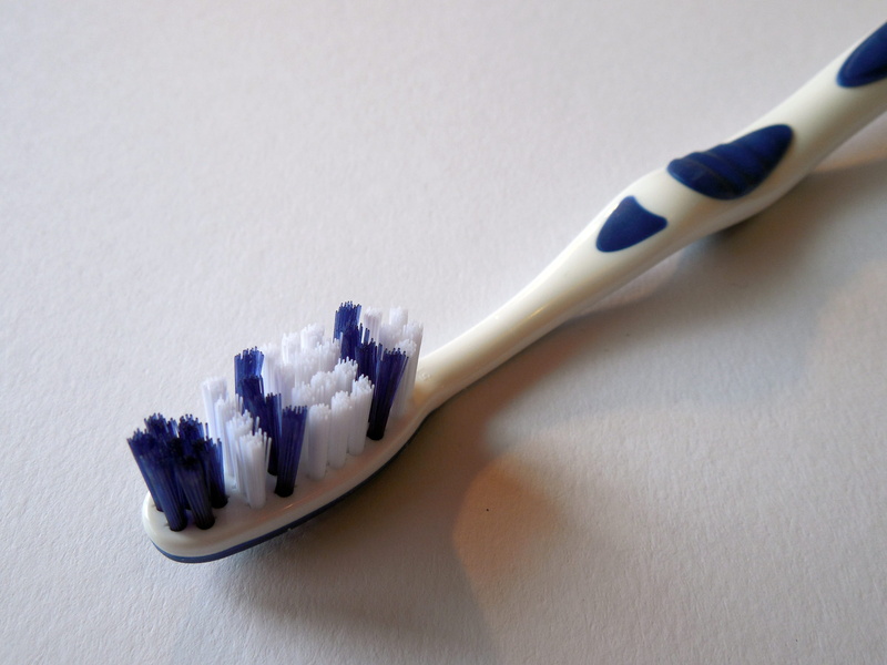 purple, brush, white, table, dental hygiene, body care, ink, toothbrush, simplicity, tooth, single object, paper, hygiene, 2K, toothbrush head, indoors