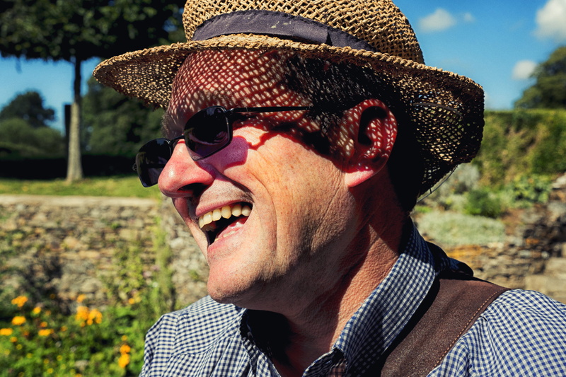 rire, glasses, sunny days, focus on foreground, apiculteur, 4K, tenderness, abeilles, jovial, summer, real people, man, adult, happyness, human face, bonheur