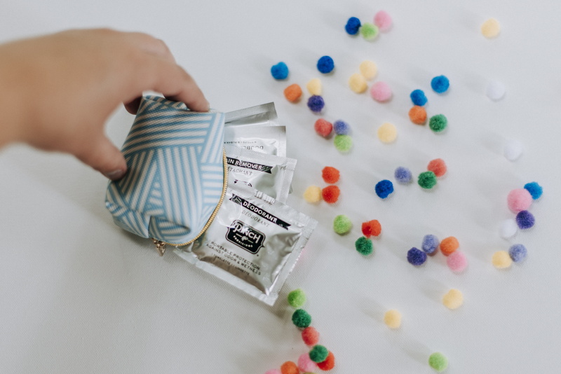 finger, icing, large group of objects, human hand, inserting, choice, candy, human, studio shot, variation, pinch provisions, confectionery, wealth, sweets